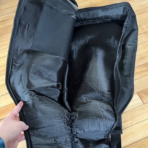 Fender gig bag guitar holder backpack in black - Picture 5 of 6